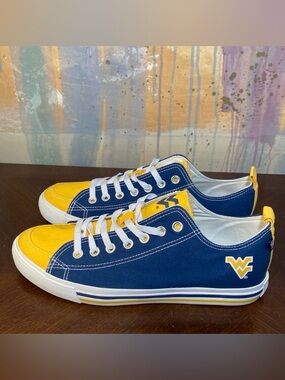 SKiICKS University of West Virginia Mountaineers  Sneakers Mens 10/ WMNS 12 NWOT